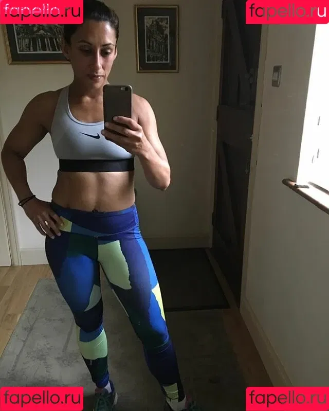 Saira Khan / iamsairakhan / sairasbum Onlyfans Photo Gallery 