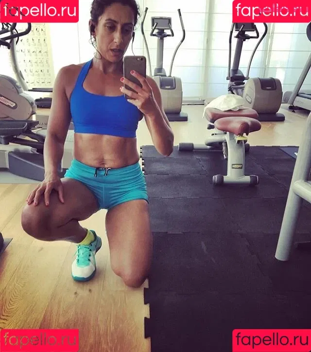 Saira Khan / iamsairakhan / sairasbum Onlyfans Photo Gallery 