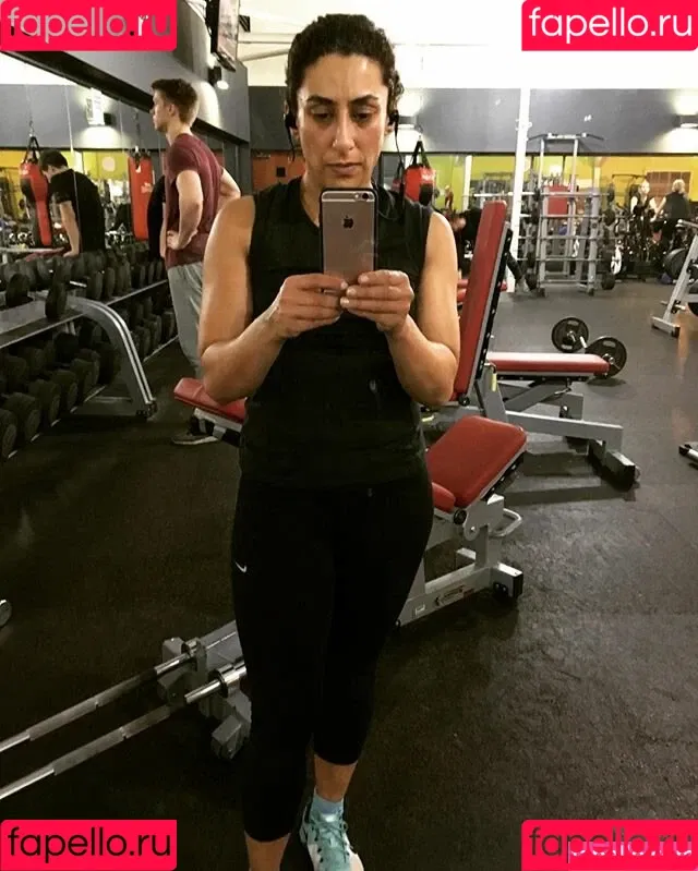 Saira Khan / iamsairakhan / sairasbum Onlyfans Photo Gallery 