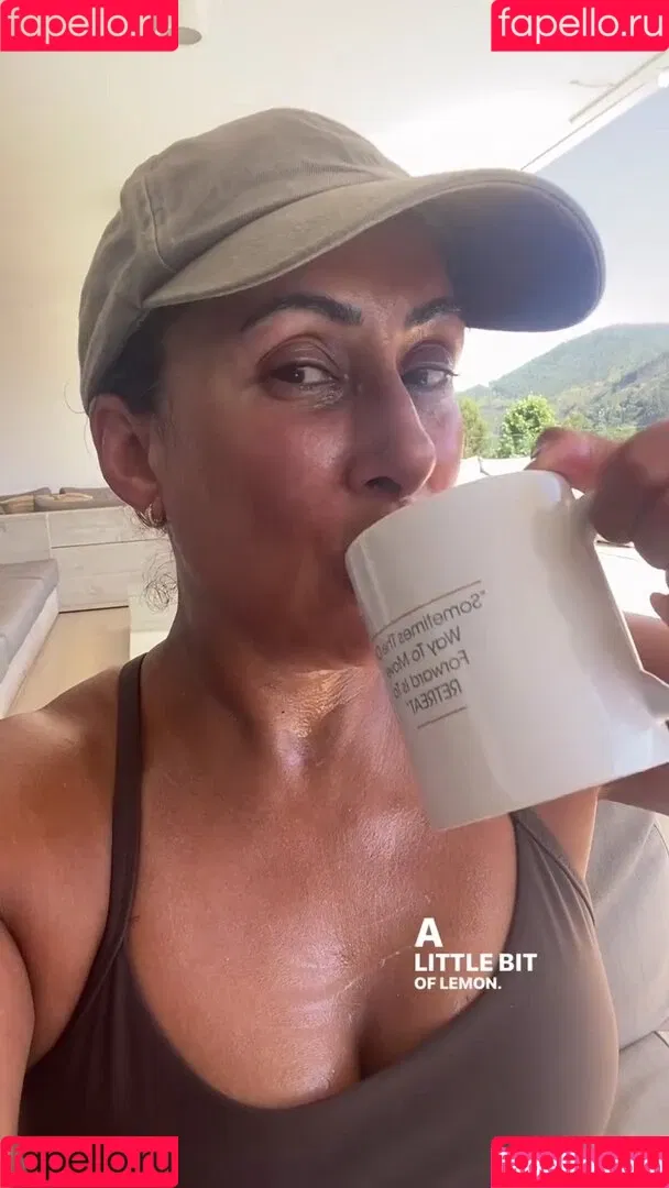 Saira Khan / iamsairakhan / sairasbum Onlyfans Photo Gallery 