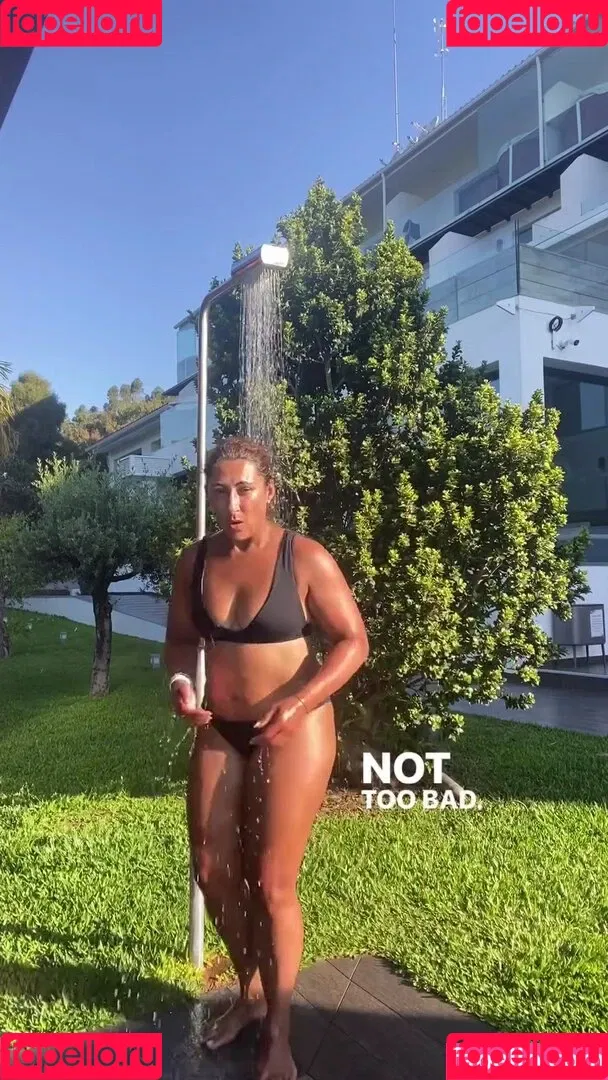 Saira Khan / iamsairakhan / sairasbum Onlyfans Photo Gallery 