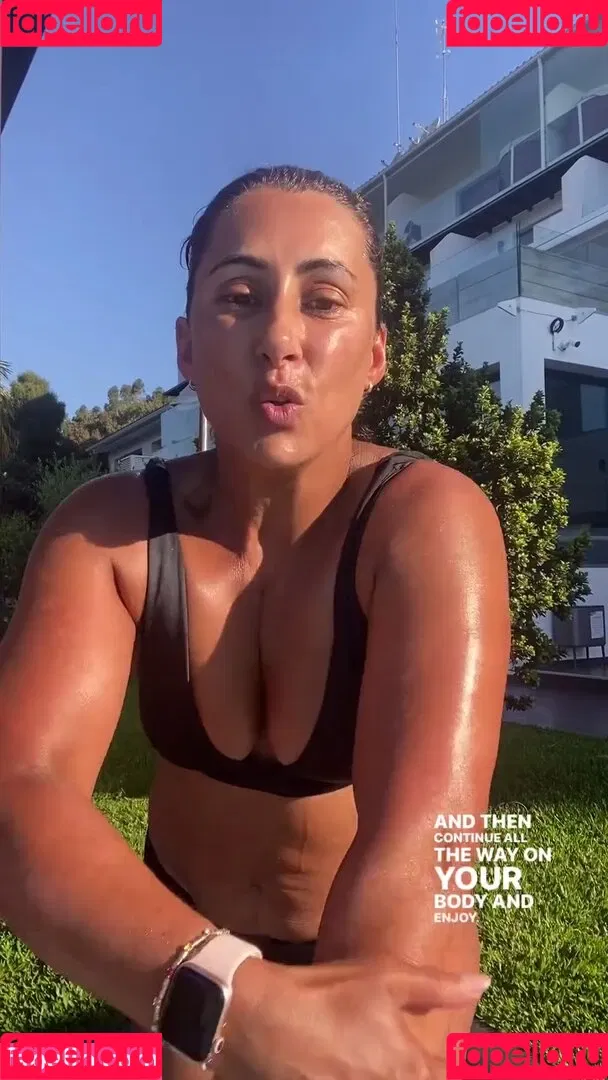 Saira Khan / iamsairakhan / sairasbum Onlyfans Photo Gallery 