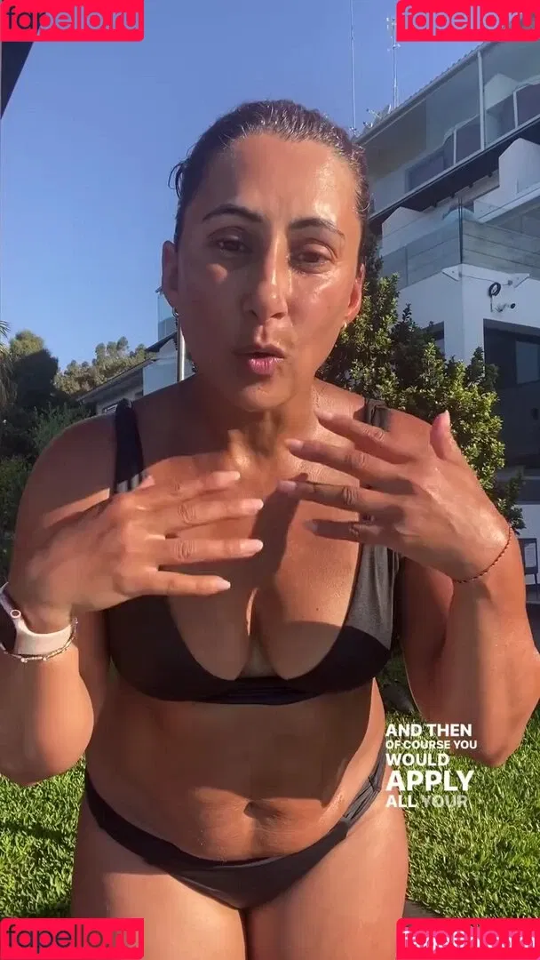 Saira Khan / iamsairakhan / sairasbum Onlyfans Photo Gallery 