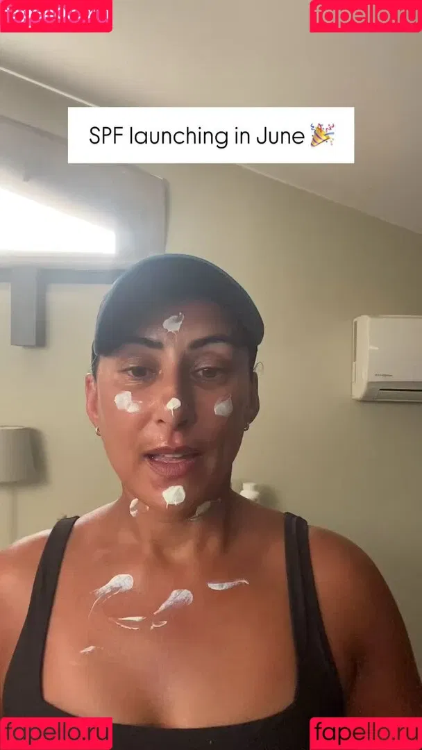 Saira Khan / iamsairakhan / sairasbum Onlyfans Photo Gallery 