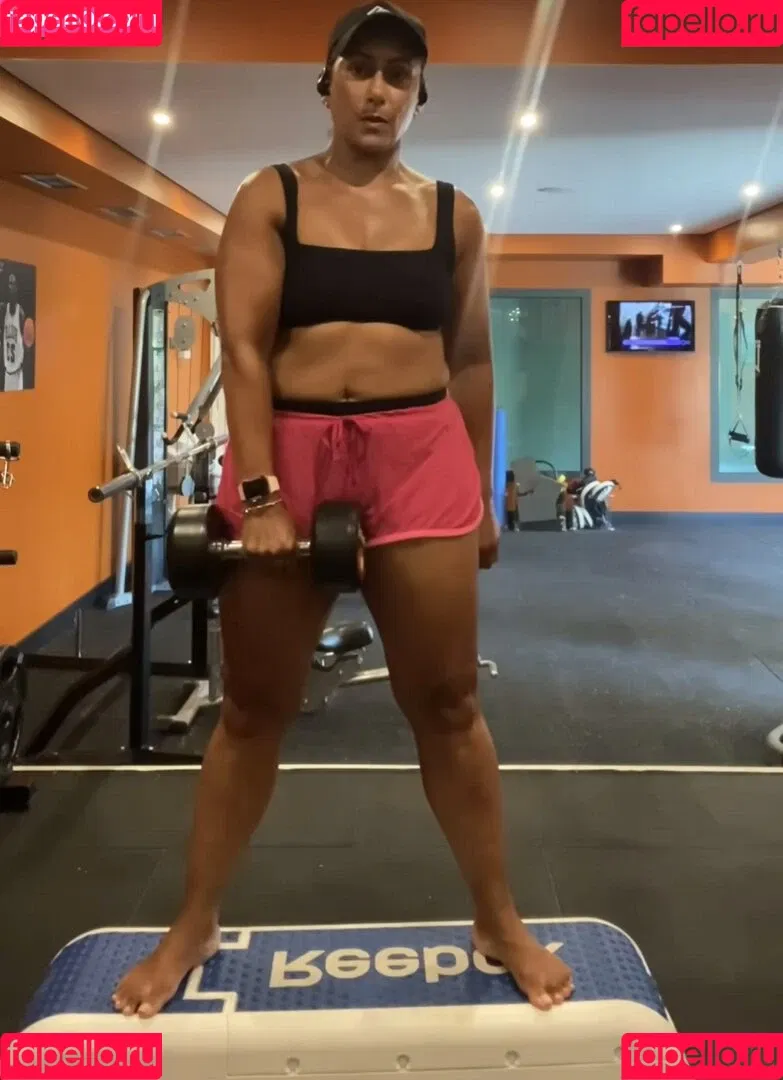 Saira Khan / iamsairakhan / sairasbum Onlyfans Photo Gallery 