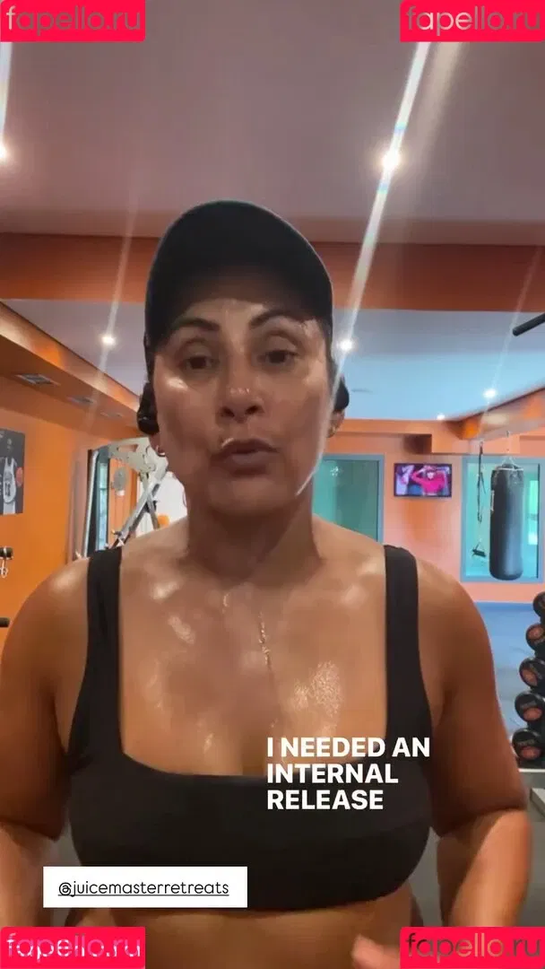 Saira Khan / iamsairakhan / sairasbum Onlyfans Photo Gallery 