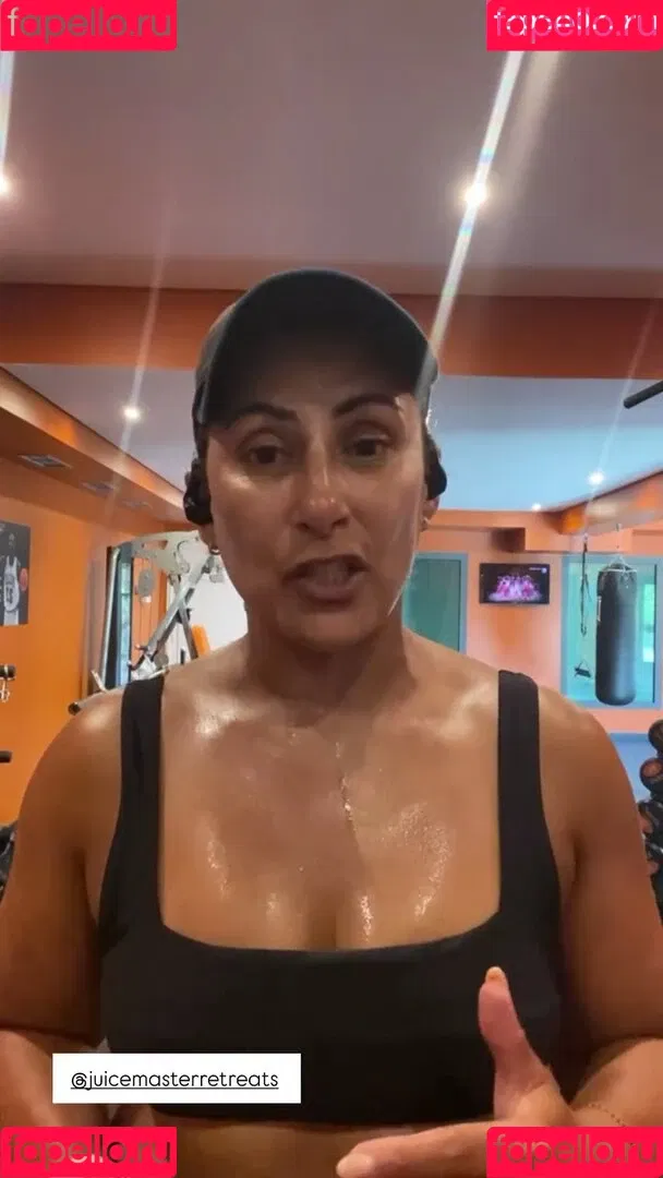 Saira Khan / iamsairakhan / sairasbum Onlyfans Photo Gallery 