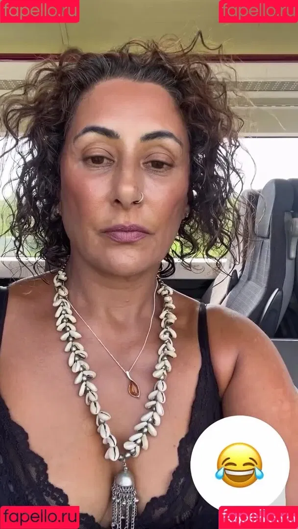 Saira Khan / iamsairakhan / sairasbum Onlyfans Photo Gallery 