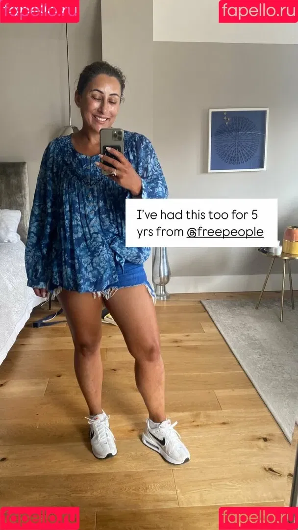 Saira Khan / iamsairakhan / sairasbum Onlyfans Photo Gallery 
