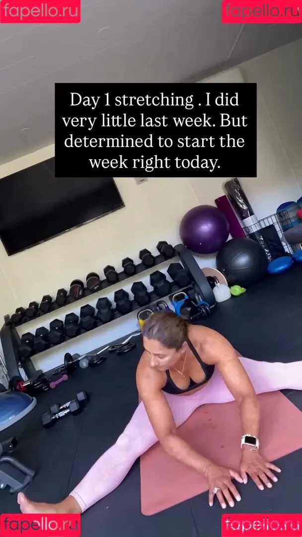 Saira Khan / iamsairakhan / sairasbum Onlyfans Photo Gallery 