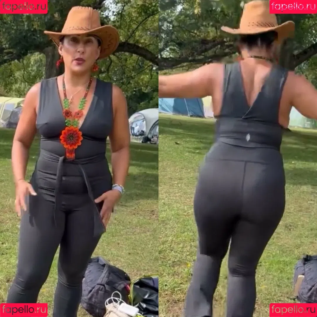 Saira Khan / iamsairakhan / sairasbum Onlyfans Photo Gallery 