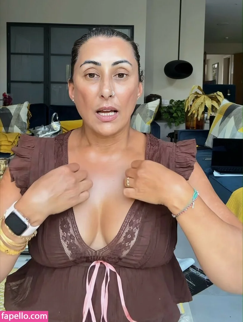 Saira Khan Nude Onlyfans Photo 48