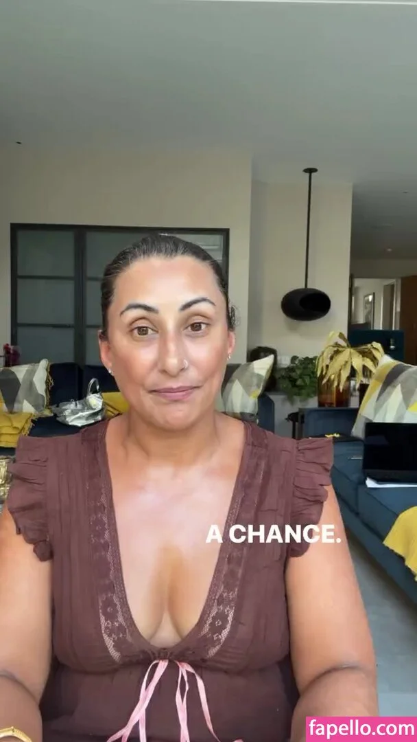 Saira Khan Nude Onlyfans Photo 49