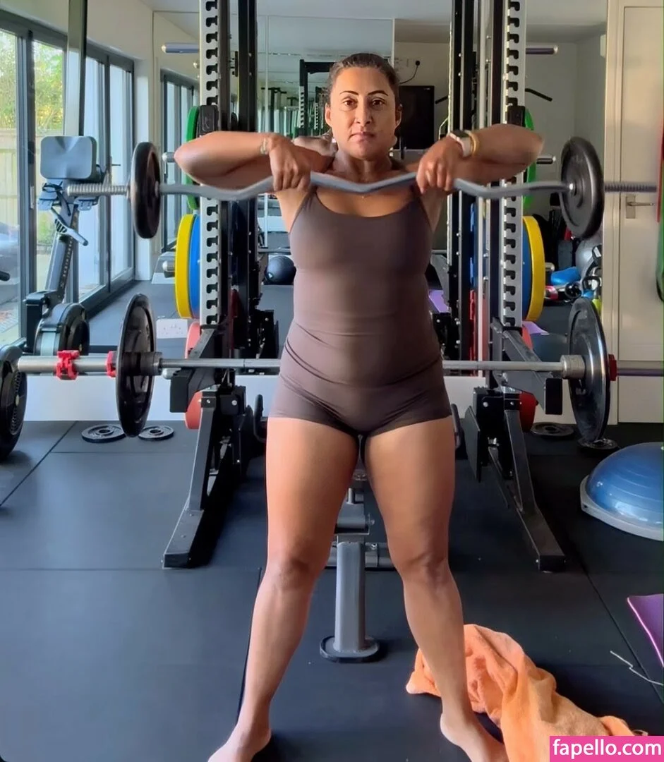 Saira Khan Nude Onlyfans Photo 34