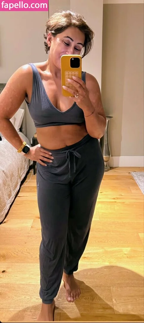 Saira Khan Nude Onlyfans Photo 11