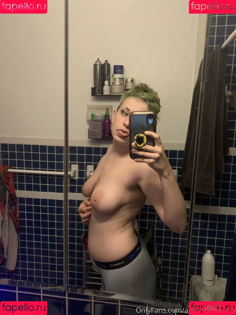 arsonistdreams / immagobeabean Onlyfans Photo Gallery 