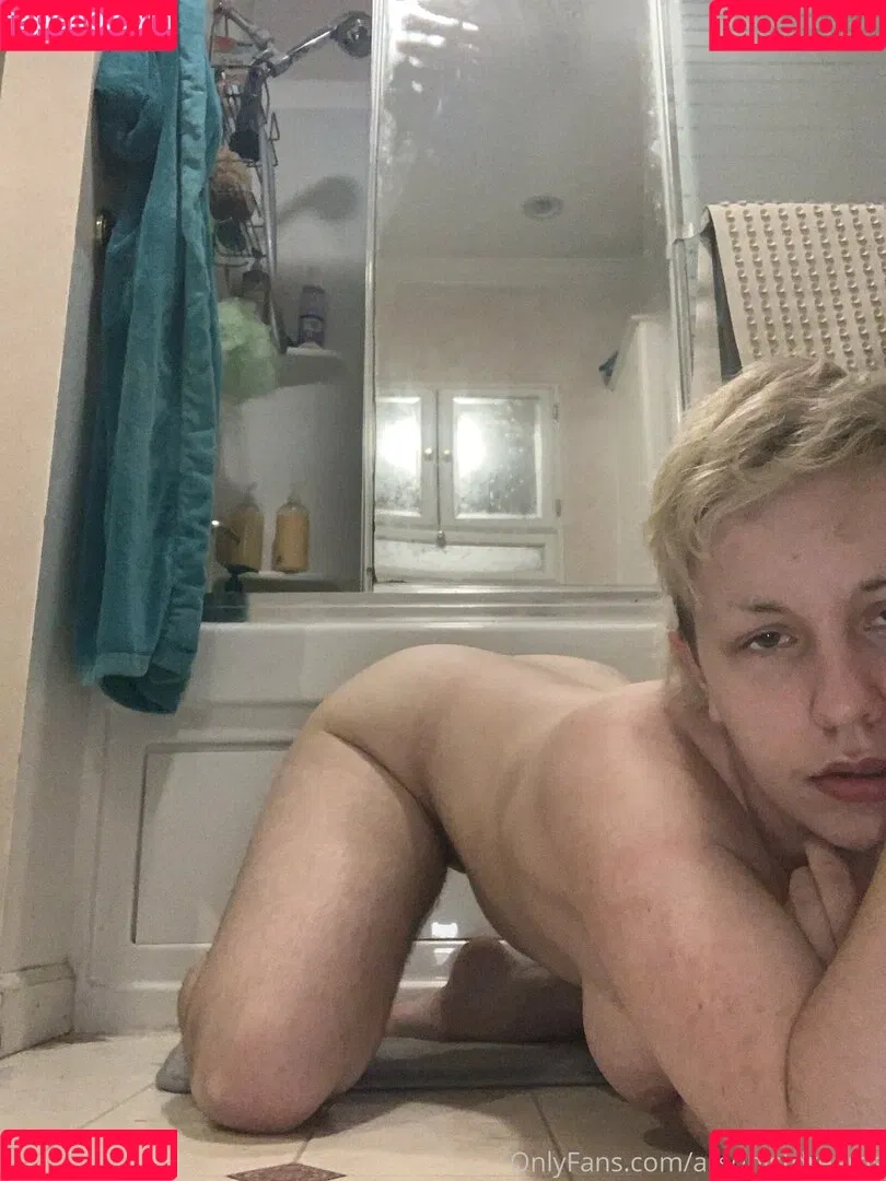 arsonistdreams / immagobeabean Onlyfans Photo Gallery 