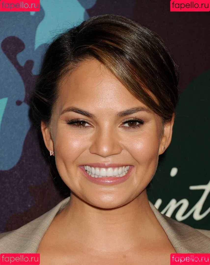Chrissy Teigen / ChrissyTeigen Onlyfans Photo Gallery 