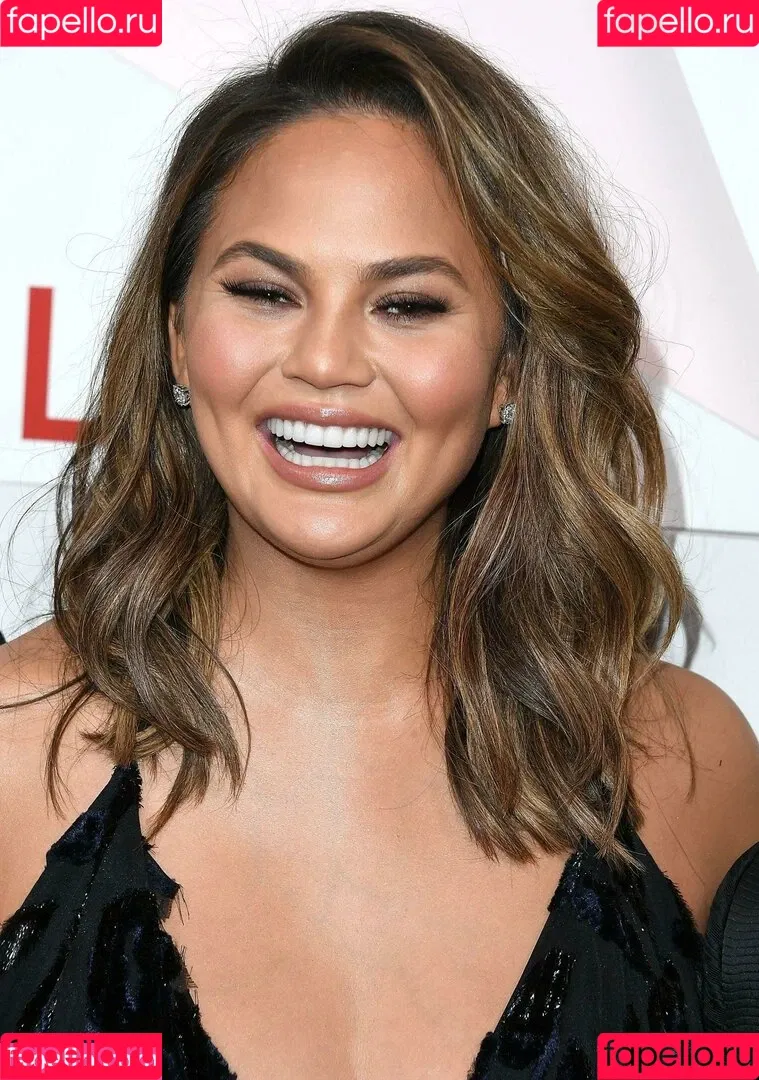 Chrissy Teigen / ChrissyTeigen Onlyfans Photo Gallery 