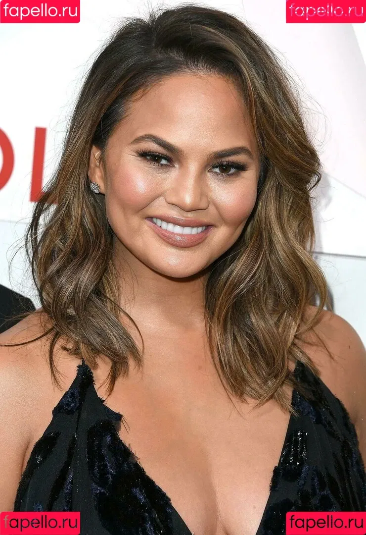 Chrissy Teigen / ChrissyTeigen Onlyfans Photo Gallery 