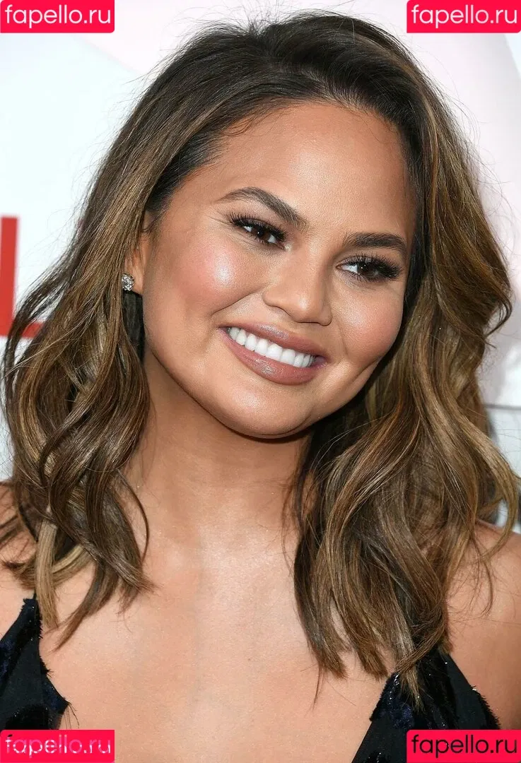 Chrissy Teigen / ChrissyTeigen Onlyfans Photo Gallery 