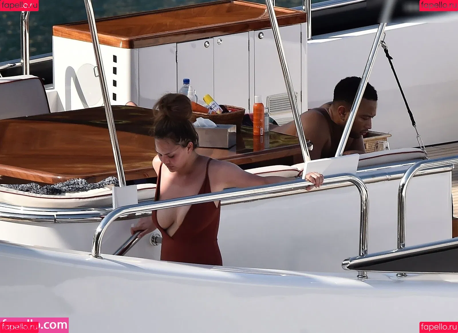 Chrissy Teigen / ChrissyTeigen Onlyfans Photo Gallery 