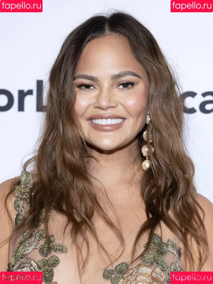 Chrissy Teigen / ChrissyTeigen Onlyfans Photo Gallery 