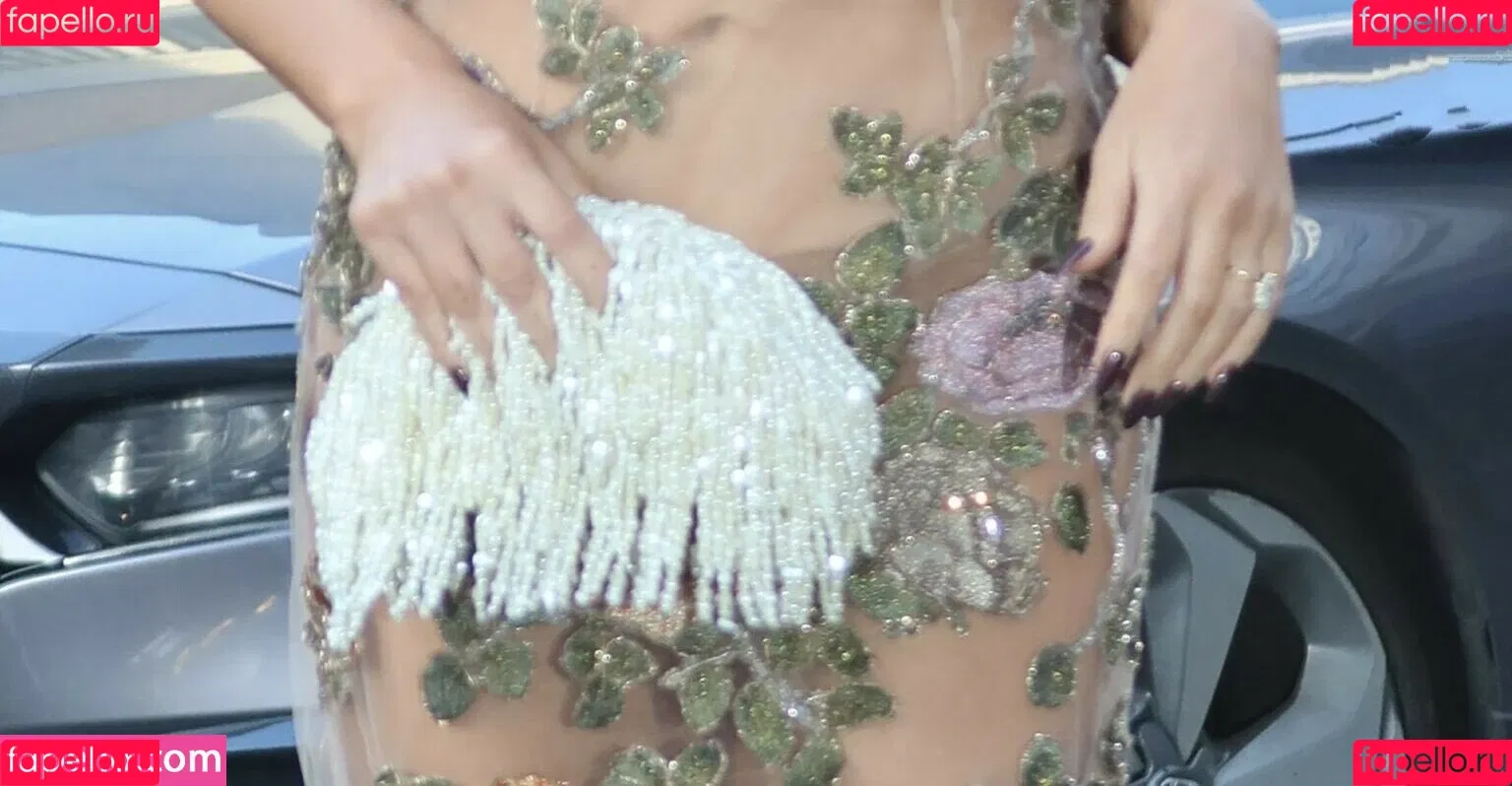 Chrissy Teigen / ChrissyTeigen Onlyfans Photo Gallery 