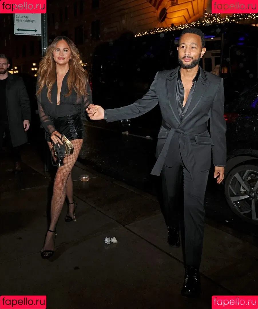 Chrissy Teigen / ChrissyTeigen Onlyfans Photo Gallery 