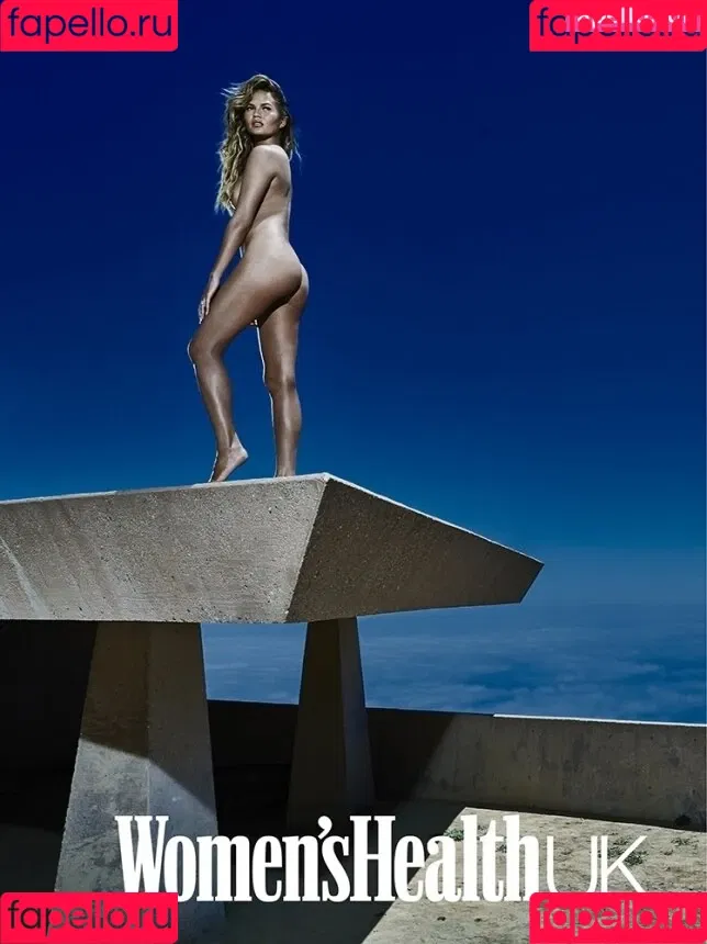 Chrissy Teigen / ChrissyTeigen Onlyfans Photo Gallery 