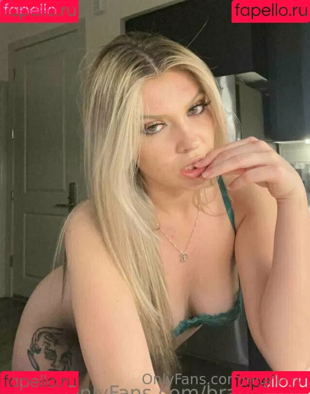 Nightlyy / elara_moonq / nightly Onlyfans Photo Gallery 