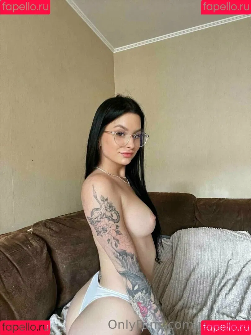 Nightlyy / elara_moonq / nightly Onlyfans Photo Gallery 