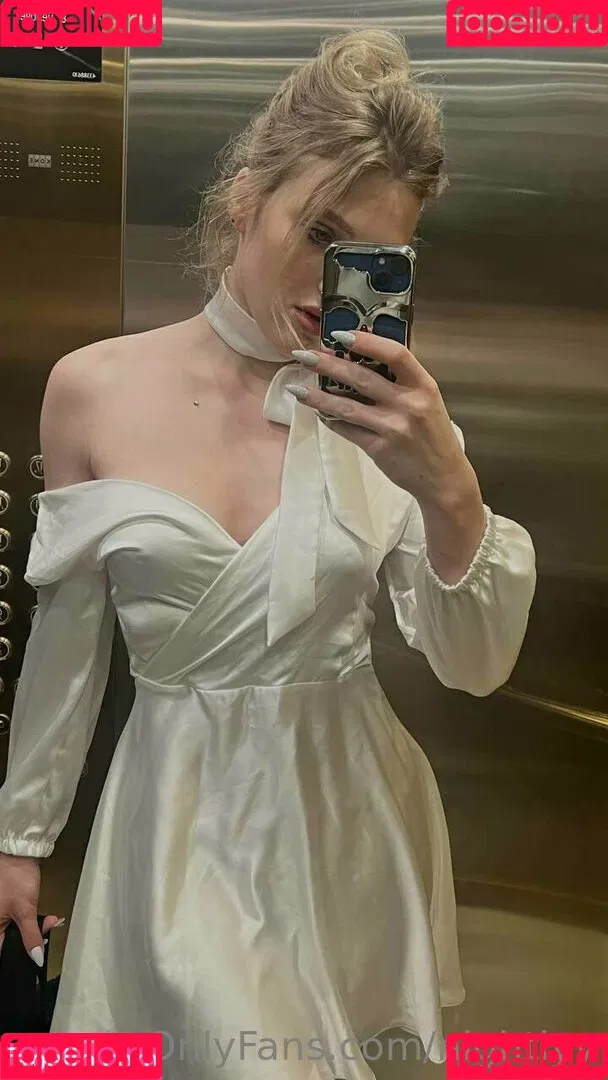 Nightlyy / elara_moonq / nightly Onlyfans Photo Gallery 