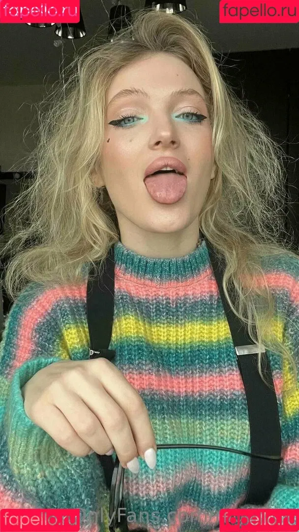 Nightlyy / elara_moonq / nightly Onlyfans Photo Gallery 