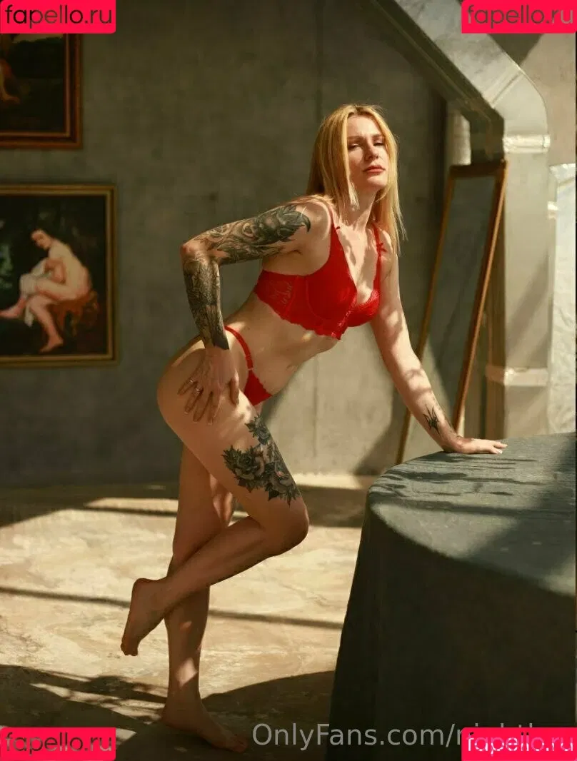 Nightlyy / elara_moonq / nightly Onlyfans Photo Gallery 