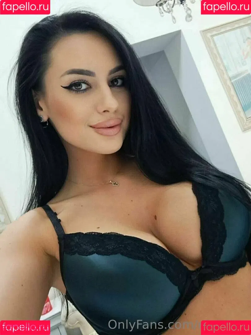 Nightlyy / elara_moonq / nightly Onlyfans Photo Gallery 