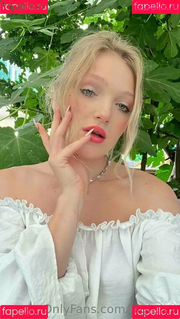 Nightlyy / elara_moonq / nightly Onlyfans Photo Gallery 