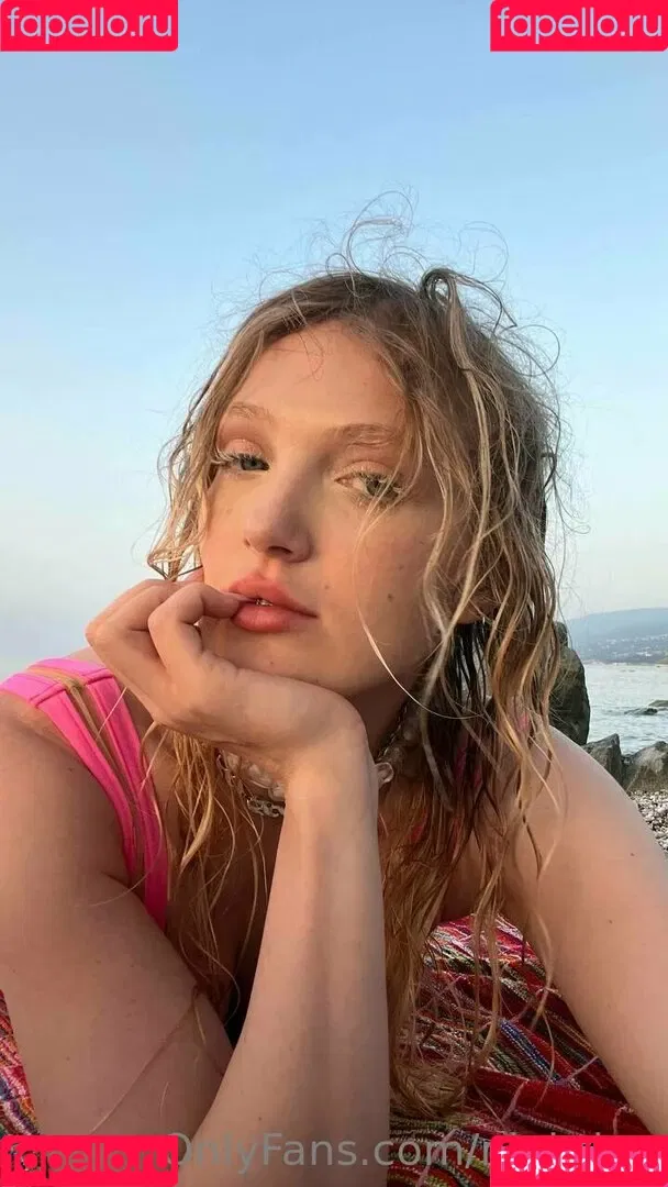 Nightlyy / elara_moonq / nightly Onlyfans Photo Gallery 