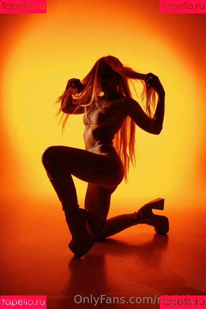 Nightlyy / elara_moonq / nightly Onlyfans Photo Gallery 