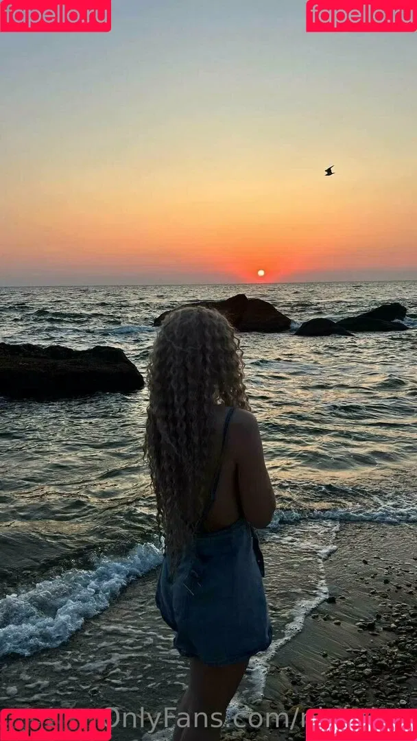 Nightlyy / elara_moonq / nightly Onlyfans Photo Gallery 