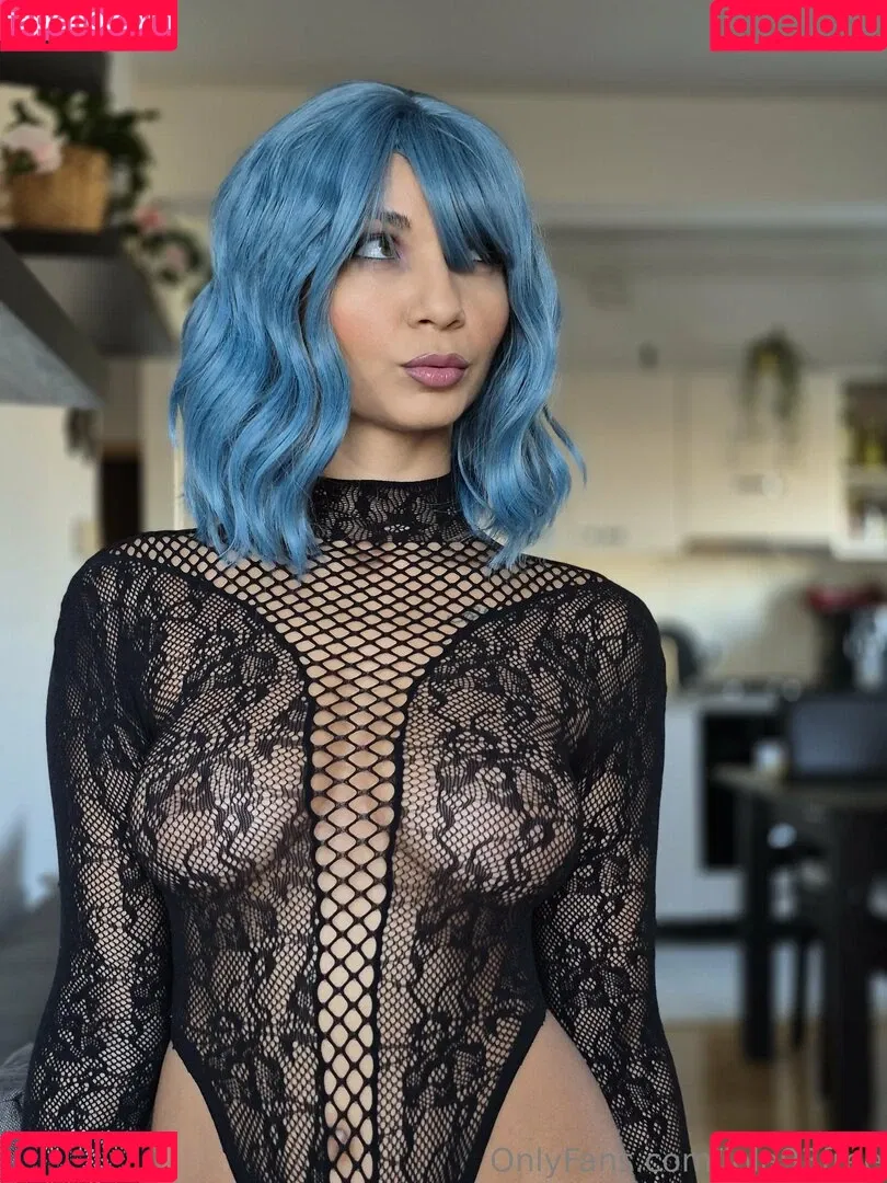 lola93free / lola_lapree Onlyfans Photo Gallery 