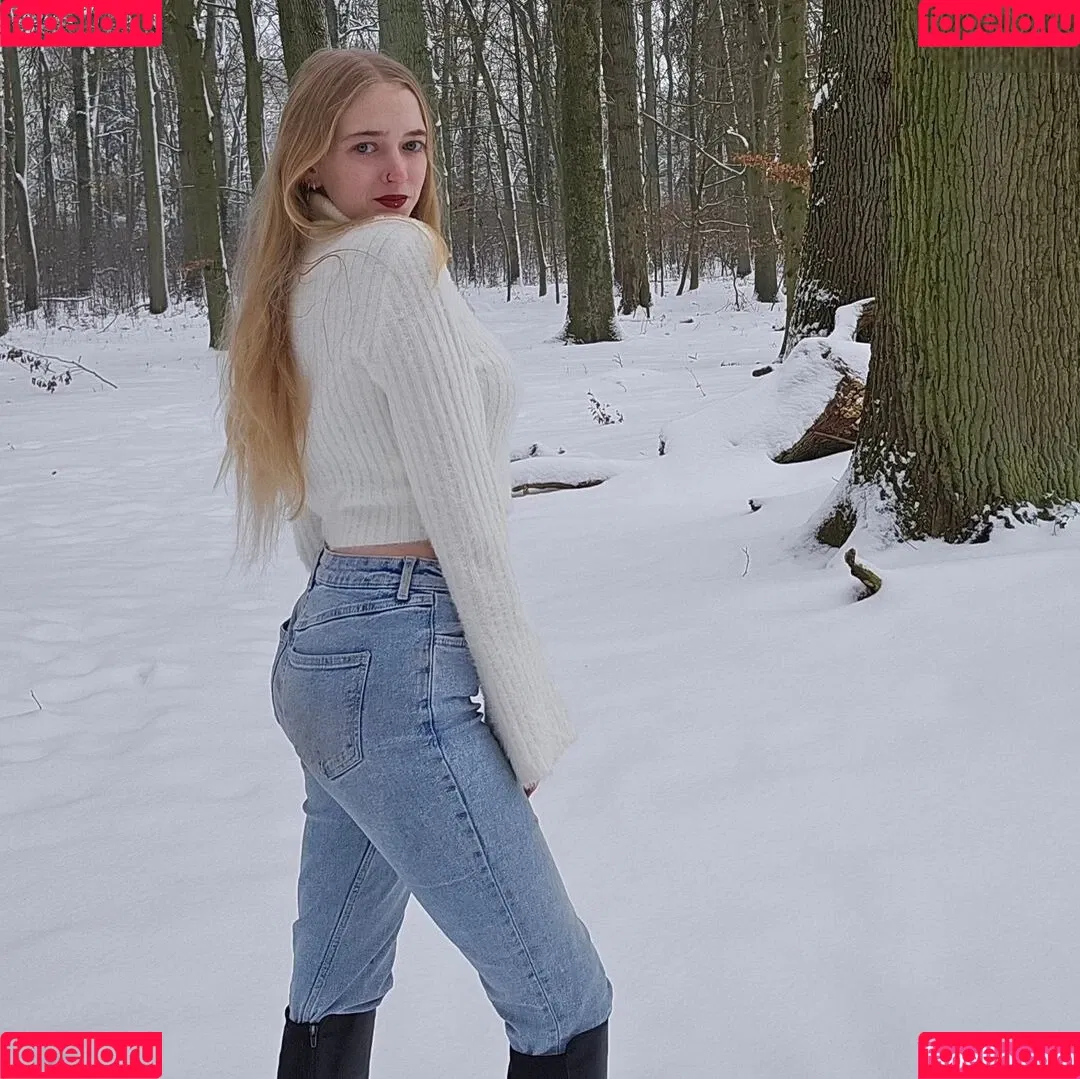 dorfblondie Onlyfans Photo Gallery 