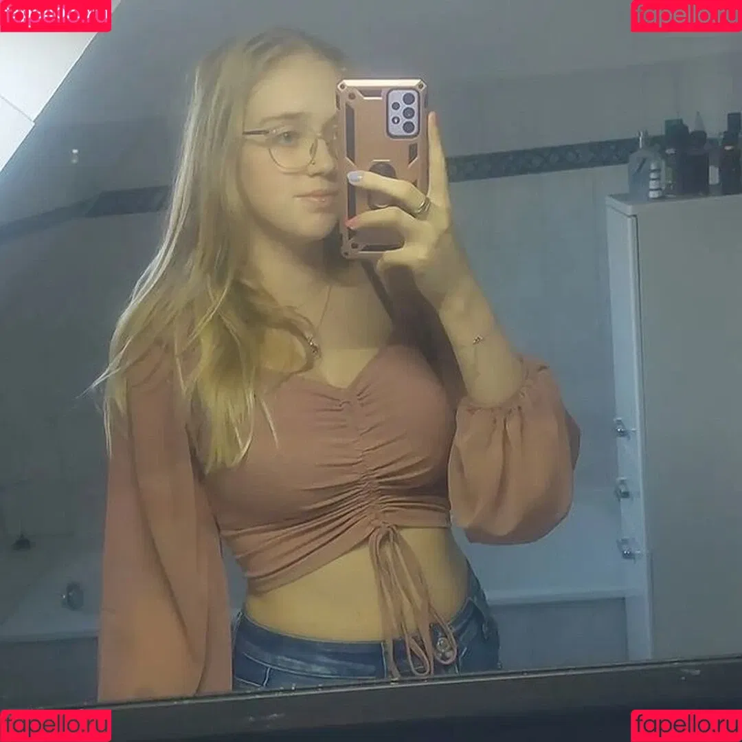 dorfblondie Onlyfans Photo Gallery 