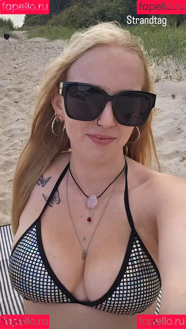 dorfblondie Onlyfans Photo Gallery 
