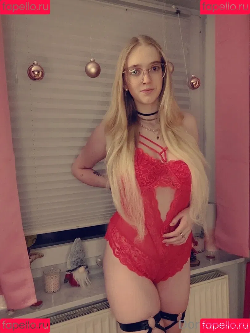 dorfblondie Onlyfans Photo Gallery 