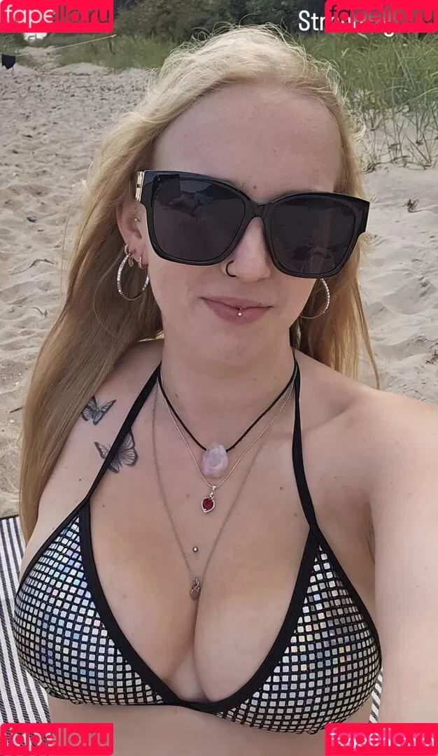 dorfblondie Onlyfans Photo Gallery 