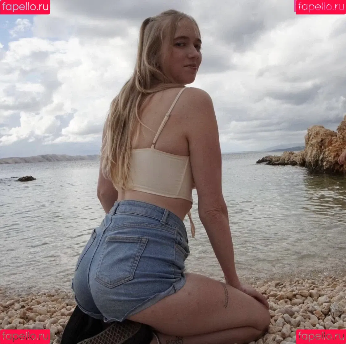 dorfblondie Onlyfans Photo Gallery 