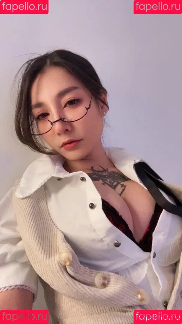 Jele Ramida / ava.r Onlyfans Photo Gallery 