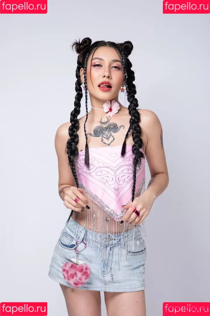 Jele Ramida / ava.r Onlyfans Photo Gallery 