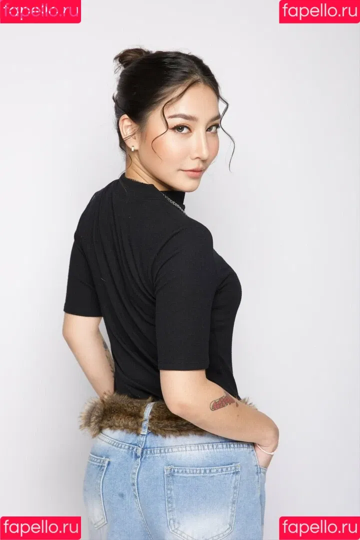 Jele Ramida / ava.r Onlyfans Photo Gallery 